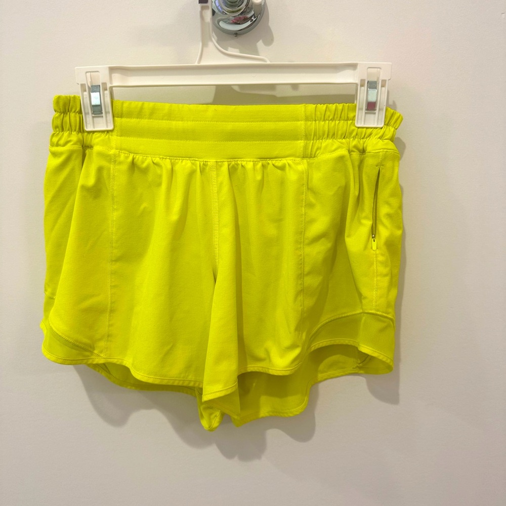 Lululemon Hotty Hot shorts (neon yellow)💛💛💛